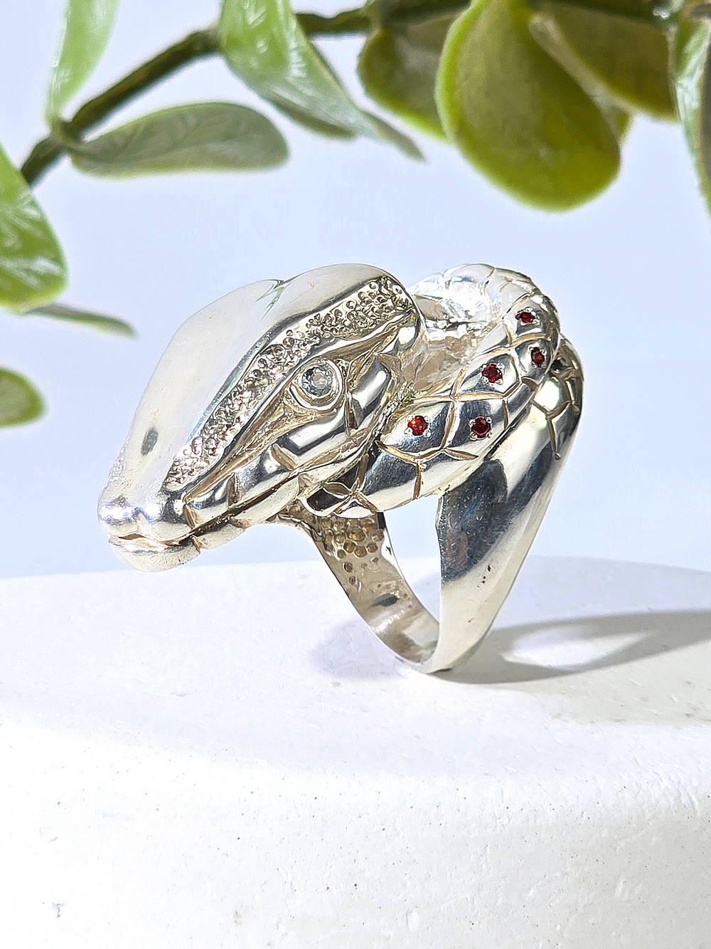 Серебряное кольцо