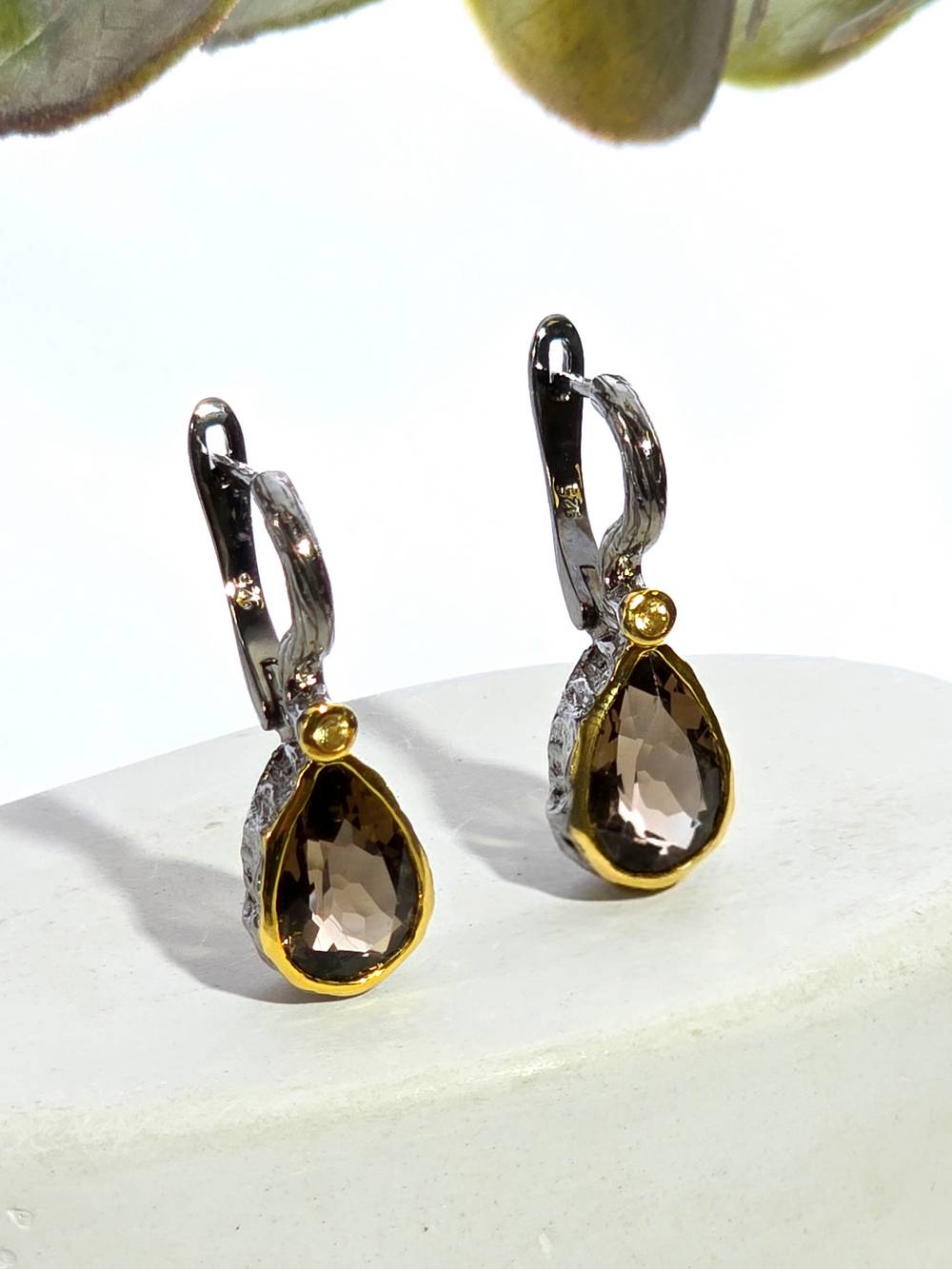 Серебряные серьги с раухтопазом