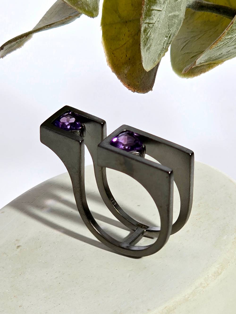 Серебряное кольцо с аметистом