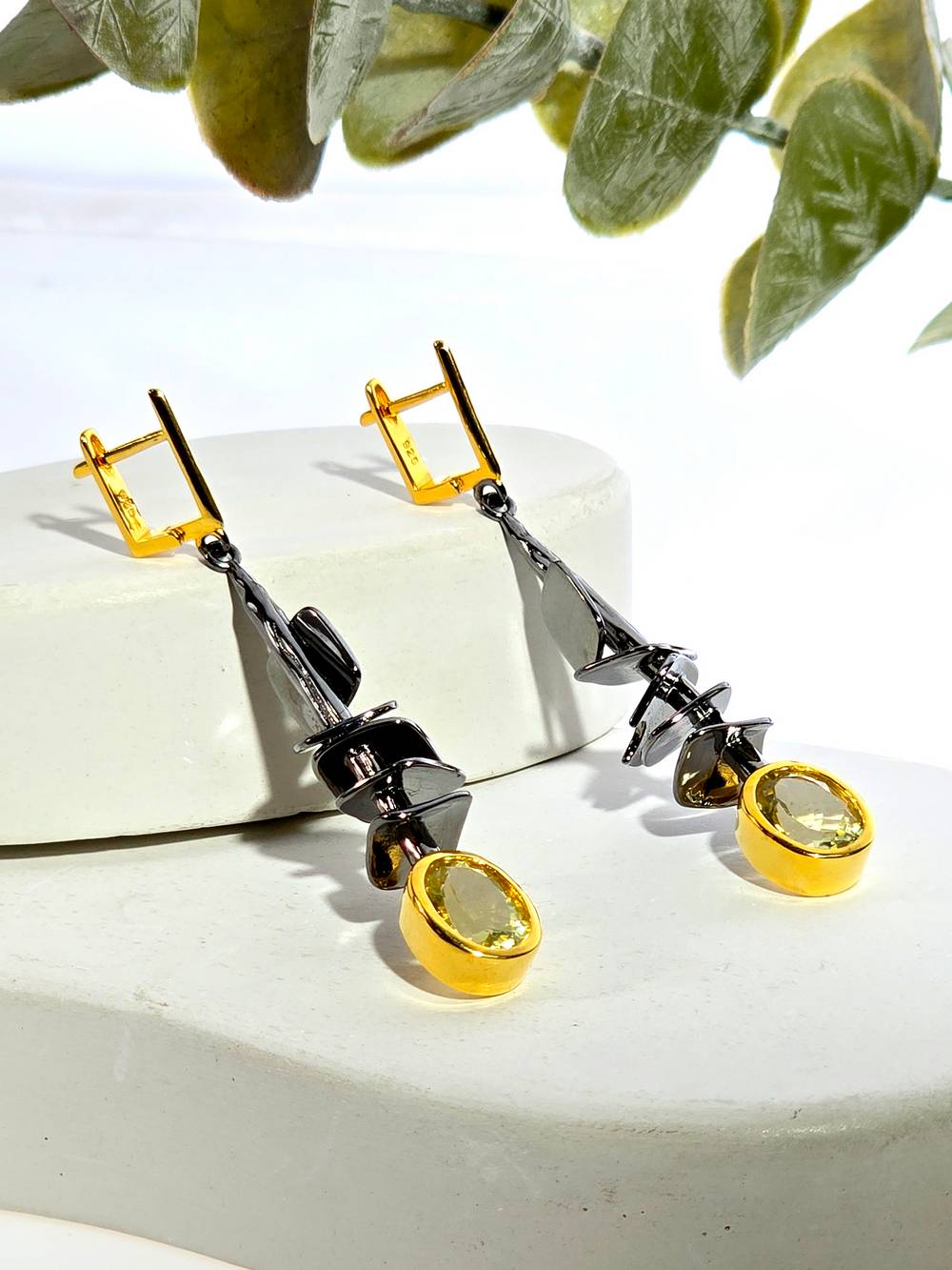 Серебряные серьги с топазами 