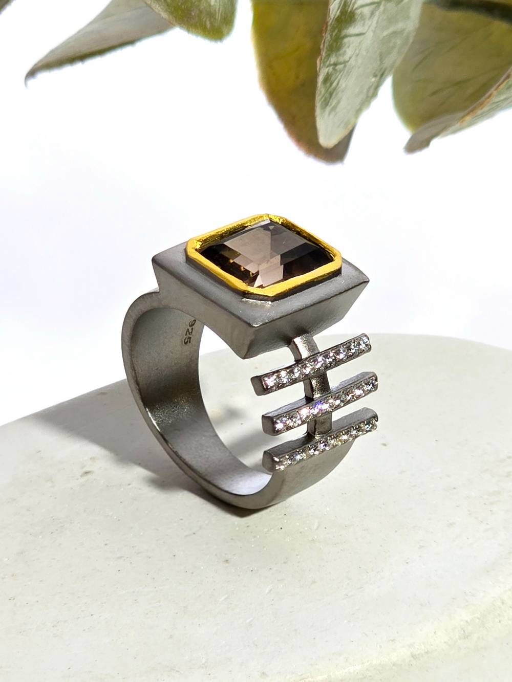 Серебряное кольцо с раухтопазом