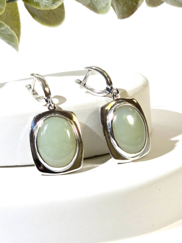 Серебряные серьги с нефритом