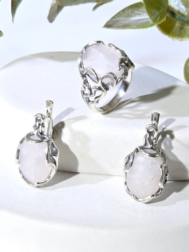 Серебряные серьги ETERI с розовым кварцем