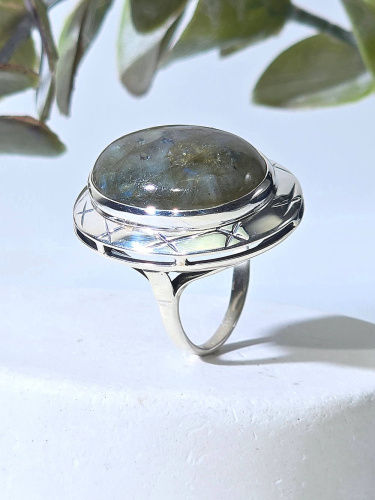 Серебряное кольцо