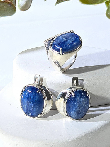 Серебряное кольцо ETERI с кианитом
