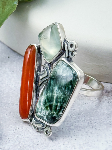 Серебряное кольцо