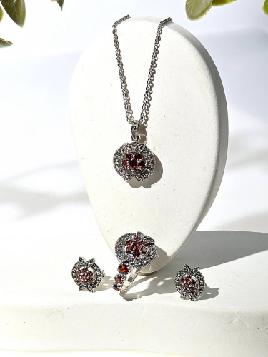 Серебряные серьги ALEXANDRE VASSILIEV с гранатами и марказитами Swarovski