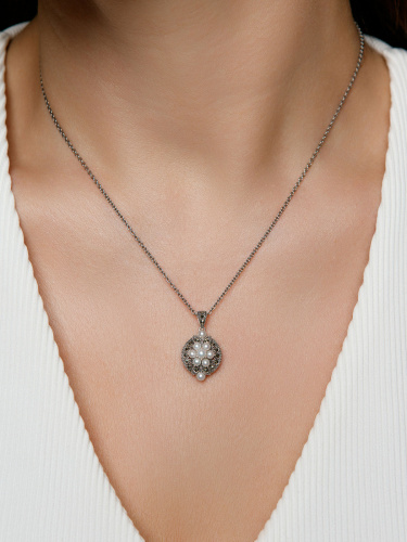 Серебряный кулон на цепи ALEXANDRE VASSILIEV с микрожемчугом и марказитами Swarovski
