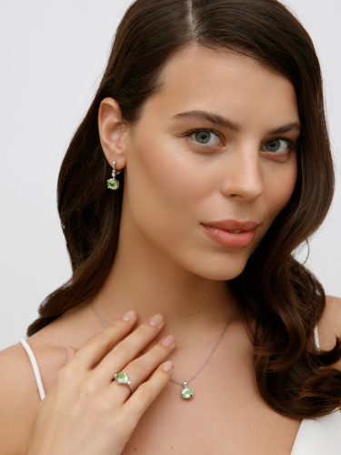Серебряыое кулон на цепи ALEXANDRE VASSILIEV с зеленым аметистом и фианитами Swarovski