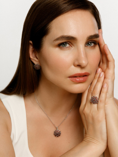 Кулон на цепи ALEXANDRE VASSILIEV с гранатами и марказитами Swarovski