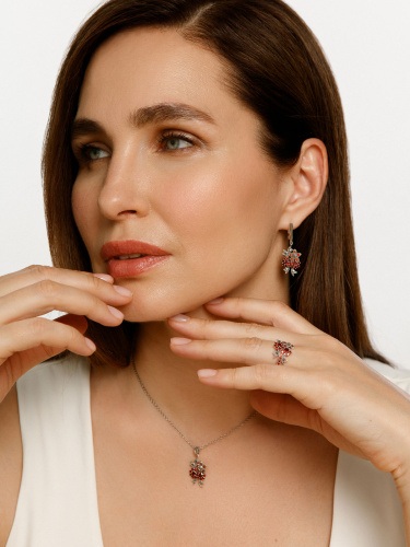 Серебряный кулон на цепи ALEXANDRE VASSILIEV с гранатом и марказитами Swarovski