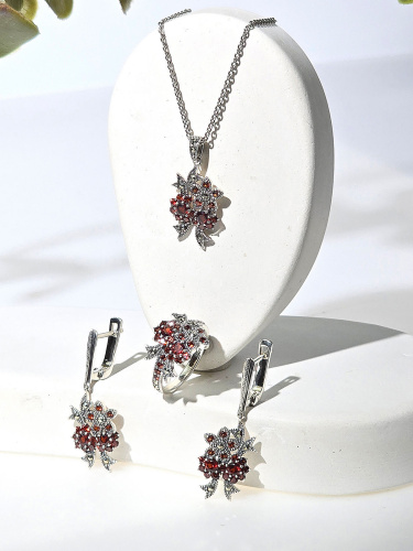 Серебряный кулон на цепи ALEXANDRE VASSILIEV с гранатом и марказитами Swarovski