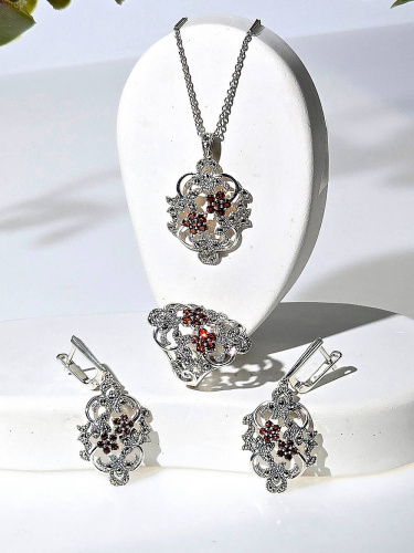 Серебряное кольцо ALEXANDRE VASSILIEV с гранатом и марказитами Swarovski
