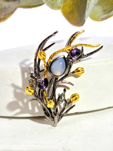 Серебряная брошь