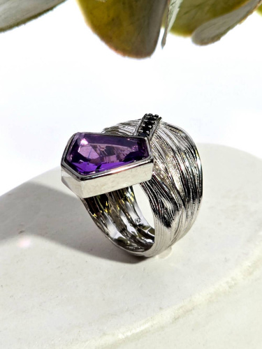 Серебряное кольцо с аметистом