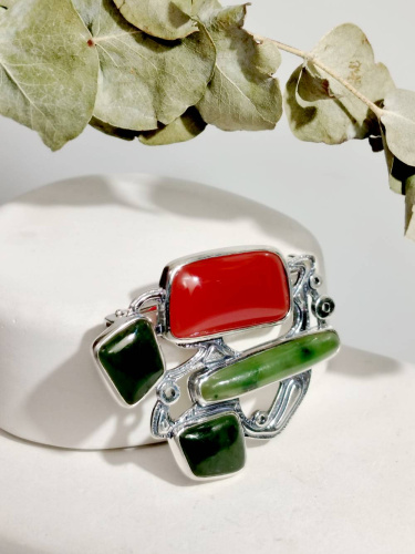 Серебряная брошь